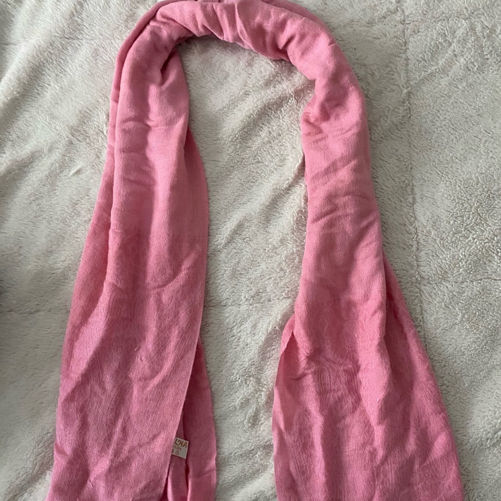 Pink scarf.
